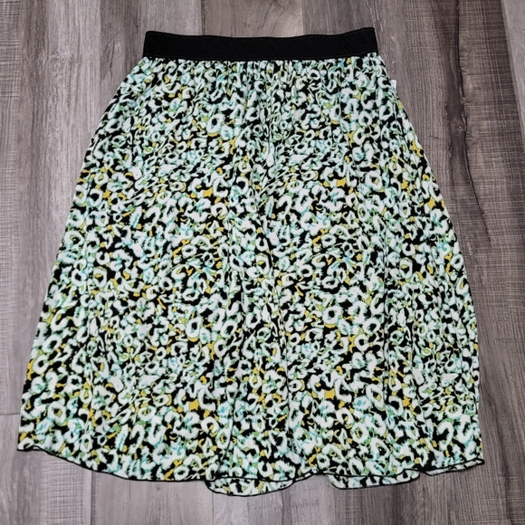 LuLaRoe Dresses & Skirts - Lularoe Print Midi Skirt